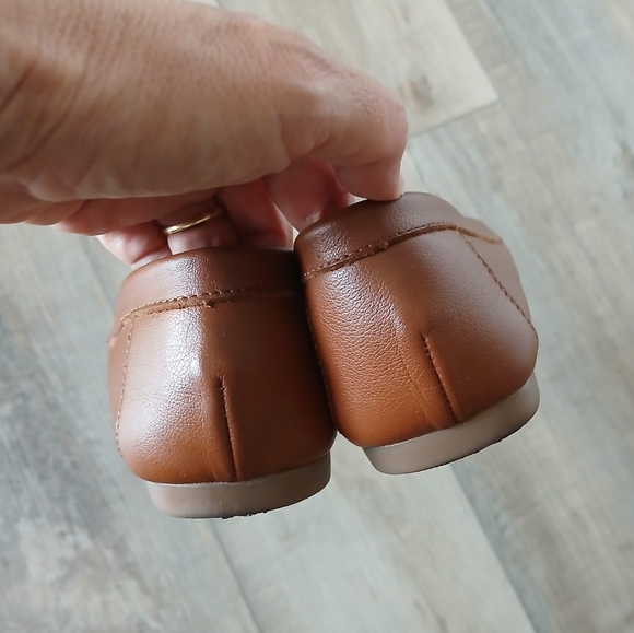 Coach and Four Women's leather loafers. Made in Italy. Size 7.5 - Picture 5 of 6